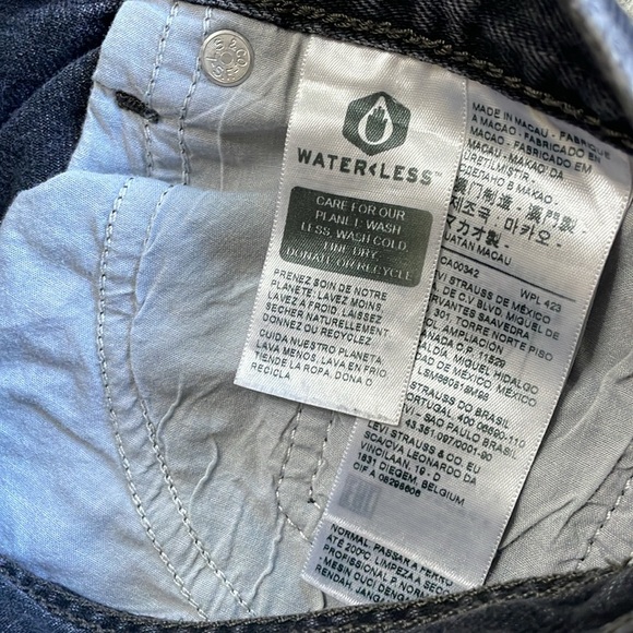 LEVI’S Wedgie Straight Black Ripped Denim Jeans Sz‎ 27
High Rise Pockets Raw Hem - Picture 8 of 9